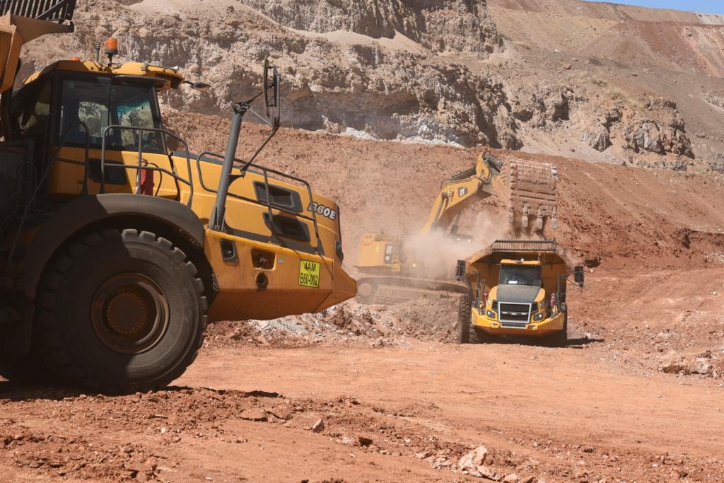 Open-pit coal mining operations in Mpumalanga - dragline excavation and loading into haul trucks - Abpy Group Pty Ltd